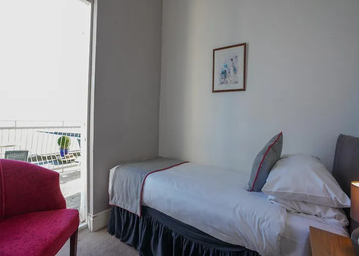 Oyo Shanklin Beach Hotel