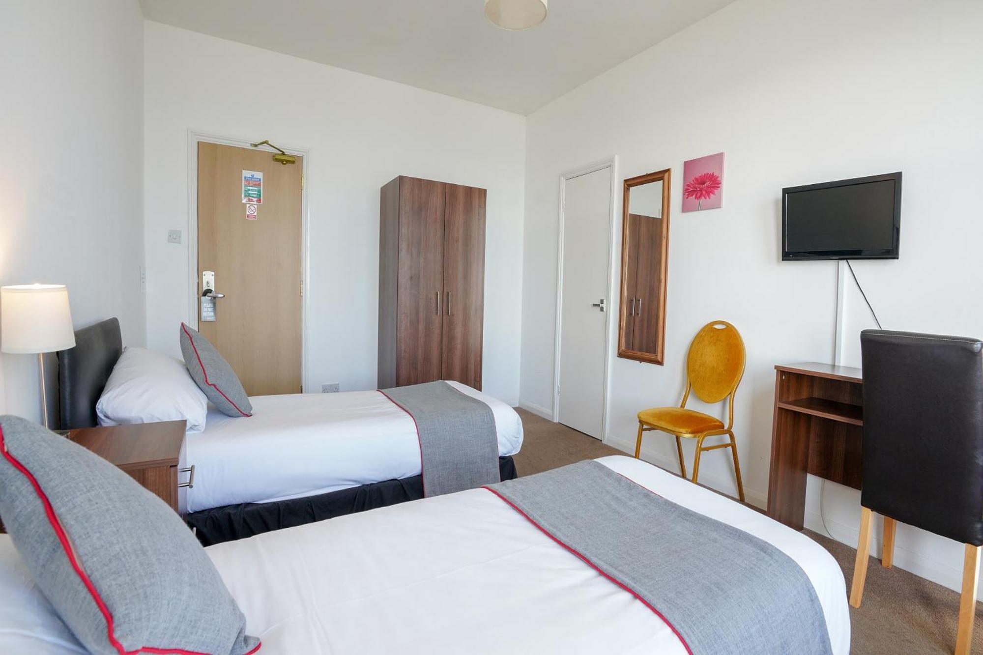 Oyo 3* Shanklin